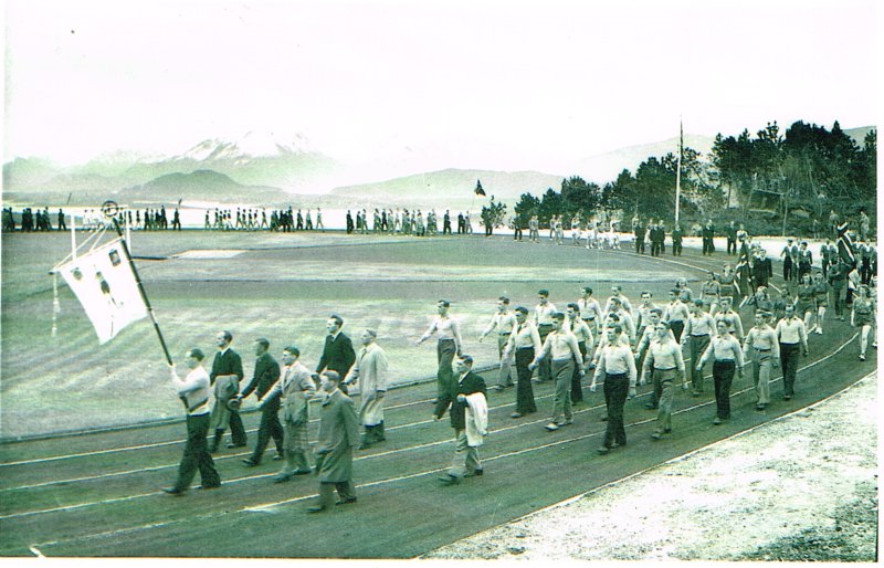 Bilde fra åpningen av Aksla stadion onsdag 26. mai 1948.