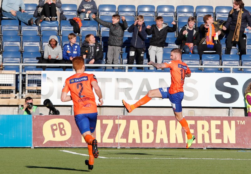 Lars Veldwijk jubler for sin første AaFK-scoring. Foto: NTB Scanpix