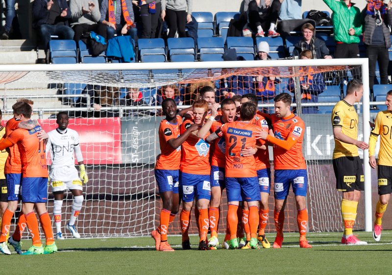 AaFK feirer Daniel Gretarssons 1-0 scoring. Foto: NTB Scanpix