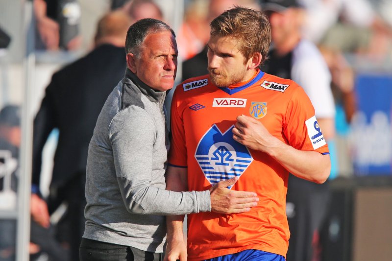 I 2014 var Oddbjørn tilbake i AaFK. Her sammen med daværende trener Jan Jönsson. Foto: Trond Reidar Teigen / NTB scanpix