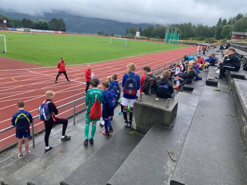 Over 50 unge gutter var med på forrige ukes Sommerproff. Foto: Sarah Isabella Aarøe.