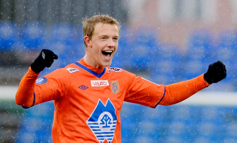 Peter Orry Larsen jubler etter 2-0-seieren over Saprsborg 08 i 2013. Foto: Jon Olav Nesvold / NTB
