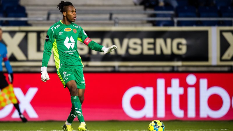 Enock Mawete Mwimba under kampen mot Strømsgodset. Foto: Marius Simensen / BILDBYRÅN / Cop 238
