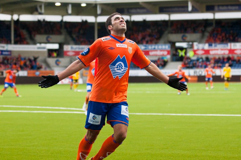 Abderrazaq Hamed-Allah dunket inn mål for AaFK - også på Florø stadion. Foto: Svein Ove Ekornesvåg / NTB scanpix