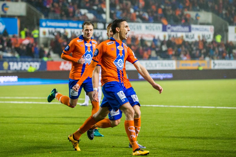 Mos feirer mål mot FK Haugesund i 2016. Kampen endte 3-3. Foto: NTB Scanpix