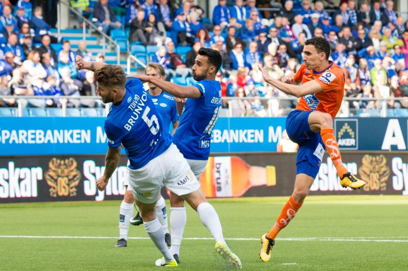 Abdellaoue smeller til og scorer 0-1 målet i seieren mot Molde FK tidligere i år. Foto: NTB Scanpix