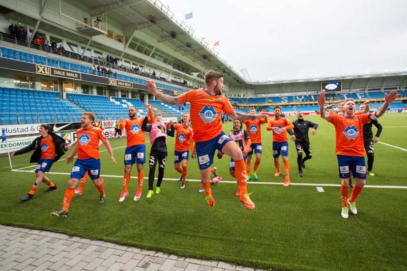 Gutta feirer 0-1 mot Molde FK tidligere i sesongen. Foto: NTB Scanpix