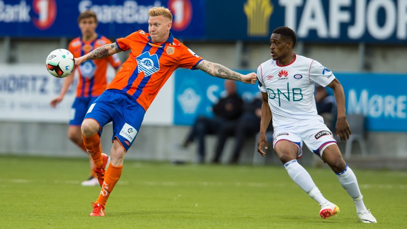 Fredrik Carlsen i 2-2 kampen mot Vålerenga i 2016. Foto: Marius Simensen