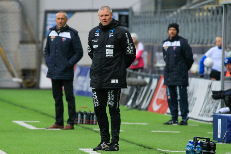 Trenerprofilene Lars Bohinen og Mons Ivar Mjelde møtes igjen når Åsane tar imot Aalesund søndag. Foto: Tor Erik Schrøder / NTB scanpix