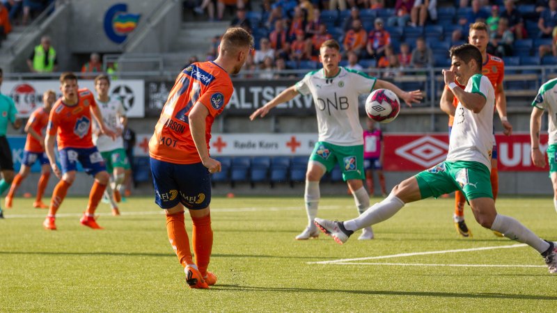 HamKam stakk av med seieren da søndagens kamphaner møttes i vårsesongen. 1-2 endte det på Color Line Stadion. Foto: Srdan Mudrinic.