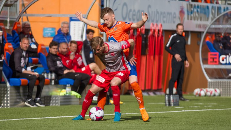 Adam Ørn Arnarson måtte av med skade tidlig i oppgjøret mot Strømmen. Foto: Srdan Mudrinic