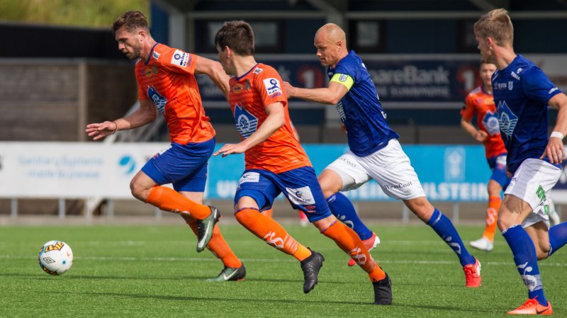 Athanasios Papazoglou og Sondre Fet mot Hødd. Foto: Srdan Mudrinic