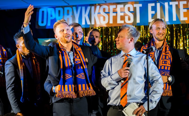 Fredrik Carlsen under opprykksfesten i 2019. Foto: Marius Simensen / BILDBYRÅN