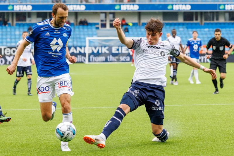 FOR KBK: Nikolai Hopland i aksjon for Kristiansund mot Molde. Foto: NTB