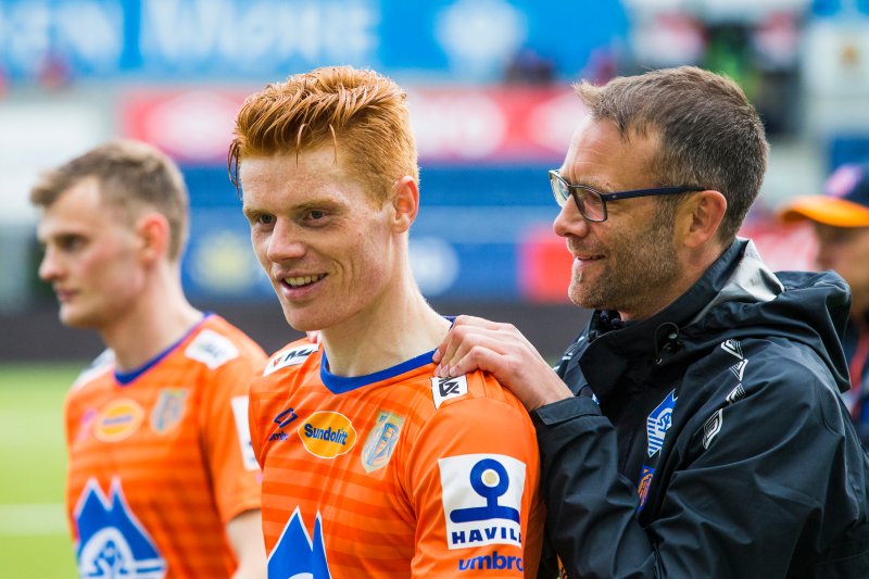 Trond og Mikkel etter seieren mot Sandefjord. Foto: NTB Scanpix