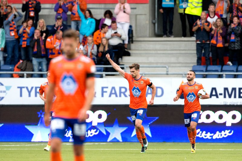 AaFKs nysignering Papazoglou feirer sitt første mål for klubben mot SK Brann sist helg. Får vi se nok et mål ikveld? Foto: NTB Scanpix