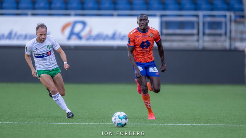 Mamadou DIaw scoret for AaFK 2, slik han også gjorde i forrige serierunde . Foto: Jon Forberg