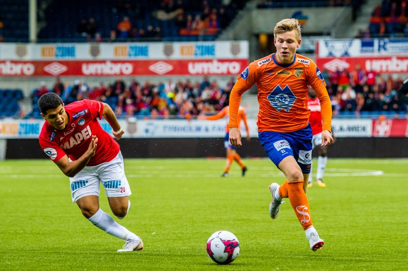 Jens Petter Hauge her i aksjon mot Kongsvinger på Color Line Stadion. Foto: Marius Simensen