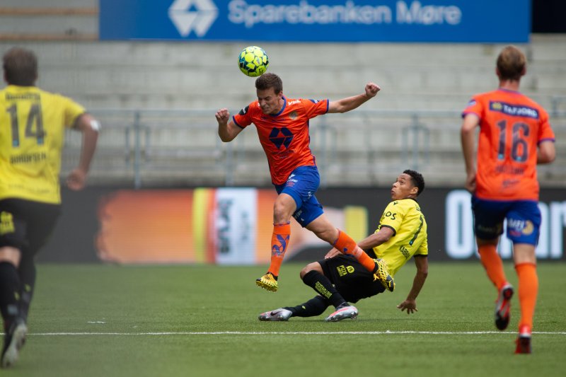 Jonas Grønner la ingenting imellom i duellene. Foto: Srdan Mudrinic.