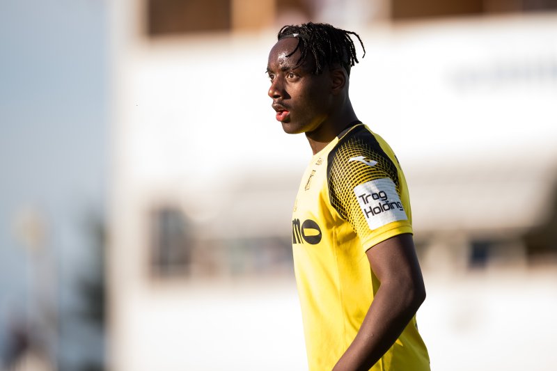 Parfait i aksjon for Raufoss mot Sandnes Ulf i OBOS-ligaen. Foto: Bildbyrån