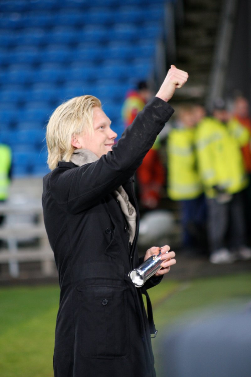 Fredrik feirer etter cupfinalen i 2009! Foto: NTB