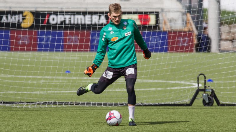 En konsentrert Andreas Lie under trening på Color Line Stadion. Foto: Srdan Mudrinic