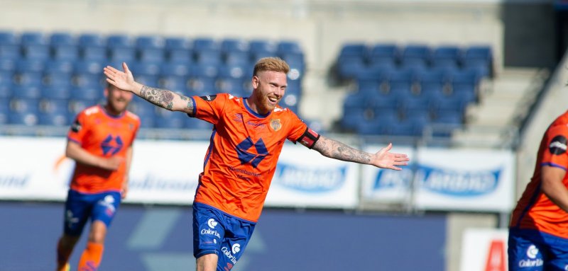 Fredrik Carlsen skrøt av støtten fra publikum etter oppgjøret mot Molde. Foto: Srdan Mudrinic.