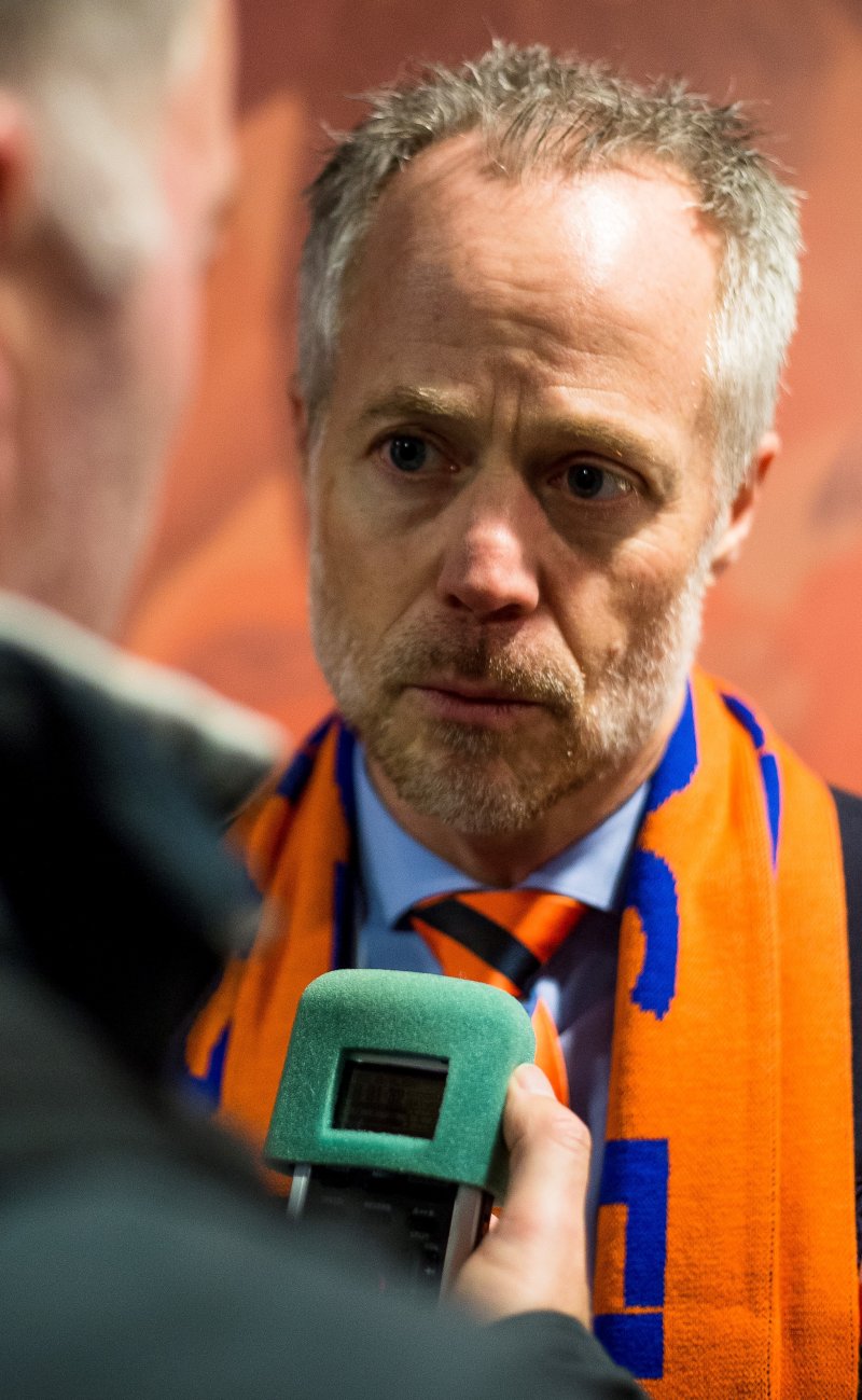 Klubbdirektør Geir S. Vik, intervjues etter eliteseriekampen mellom Aalesund og Strømsgodset på Color Line Stadion.Foto: Svein Ove Ekornesvåg / NTB